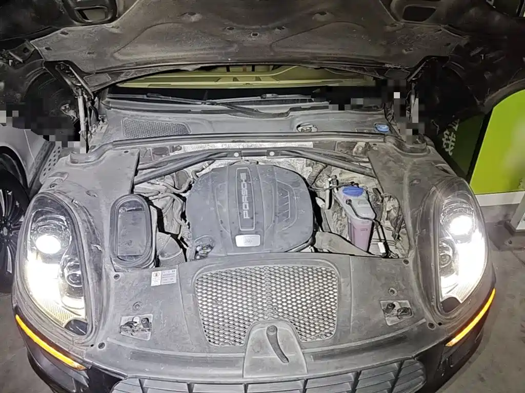 Porsche Macan 2016 Macan 2.0T фото 20