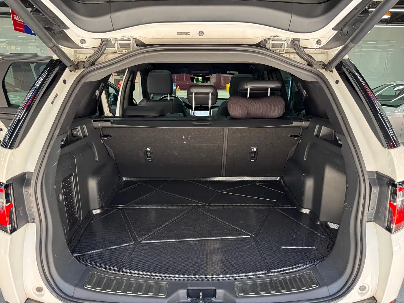 Land Rover Discovery Sport 2020 249PS R-Dynamic Performance фото 15