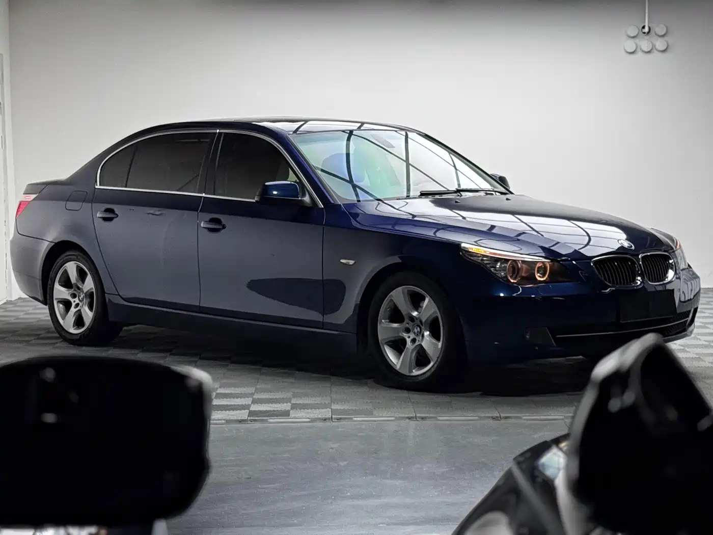 BMW 5 Series 2008 Model 523Li Leading Edition фото 3