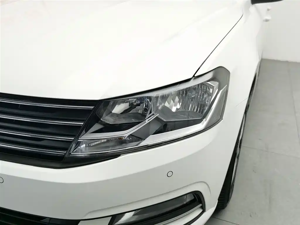Volkswagen Lavida Tour 2017 180TSI DSG Comfort Edition фото 7