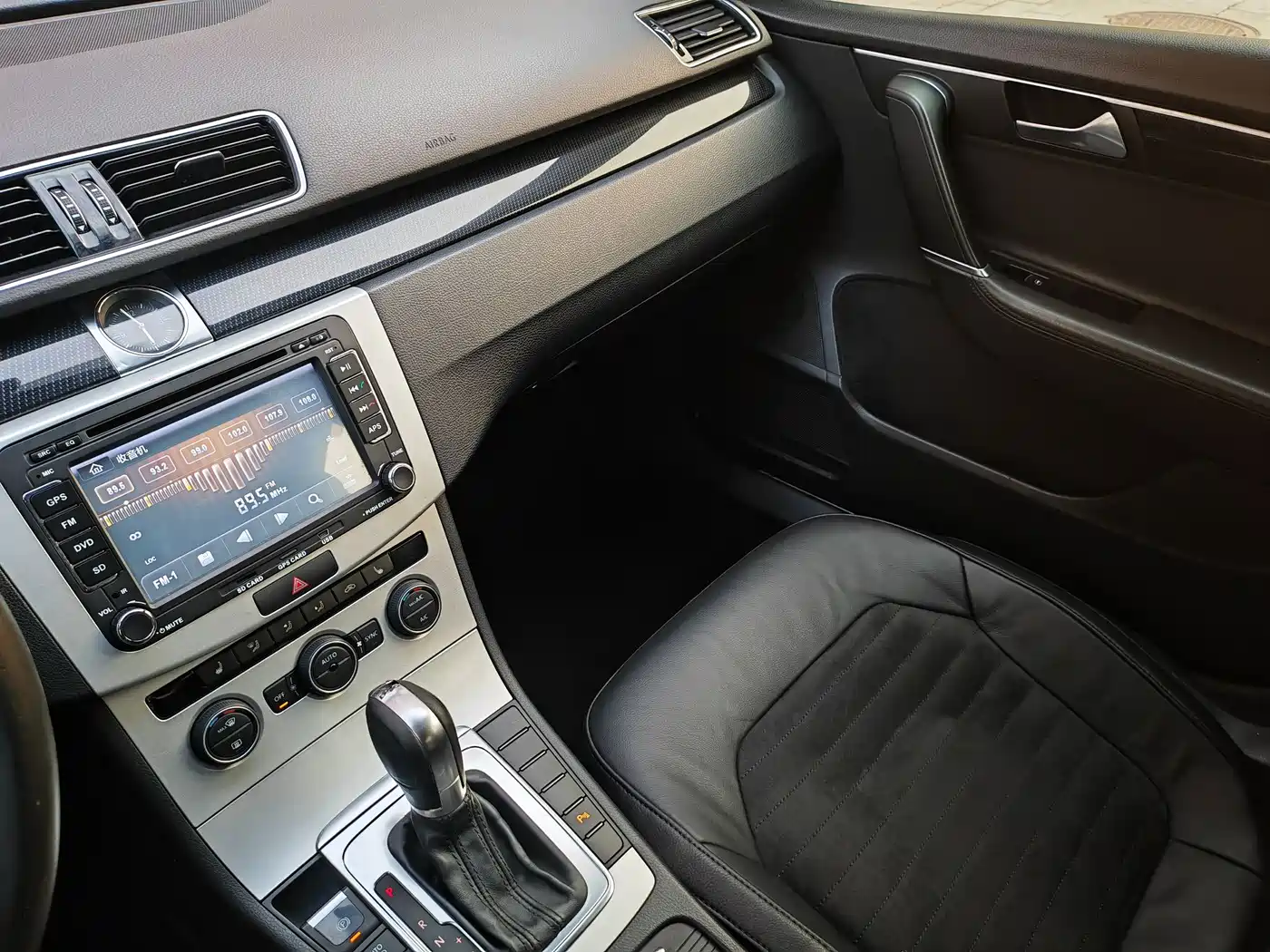 Volkswagen Magotan 2015 1.8TSI Luxury фото 12