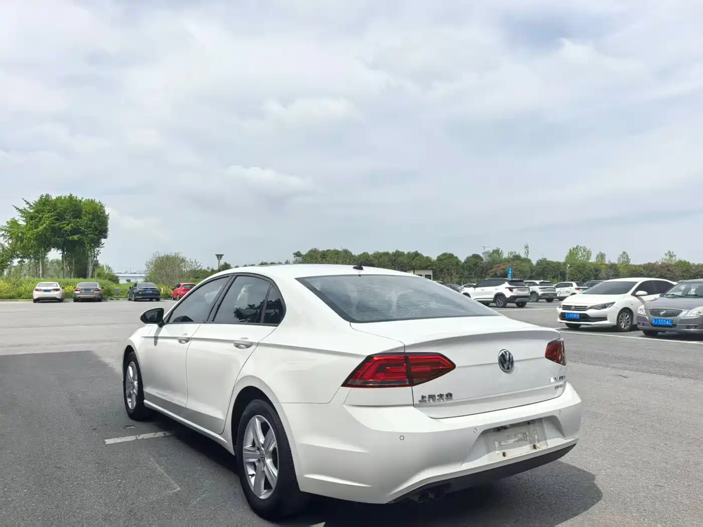 Volkswagen Lamando 2017 230TSI DSG Trend Edition фото 6
