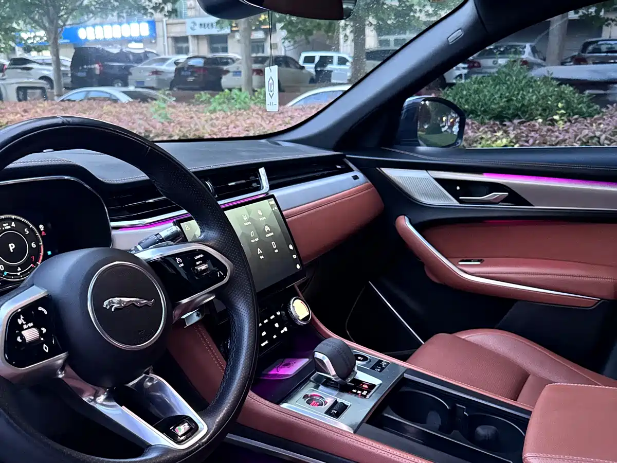 Jaguar F-PACE 2021 250PS R-Dynamic S фото 8