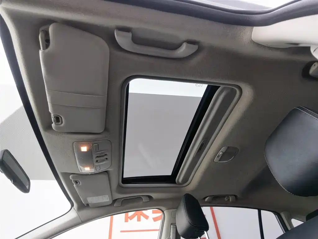 Subaru XV 2012 2.0i Luxury Edition фото 14