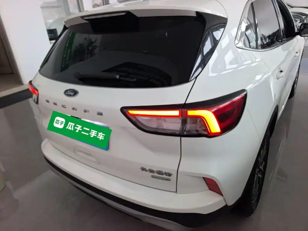 Ford Escape 2021 2020 EcoBoost 245 2WD Premium Edition