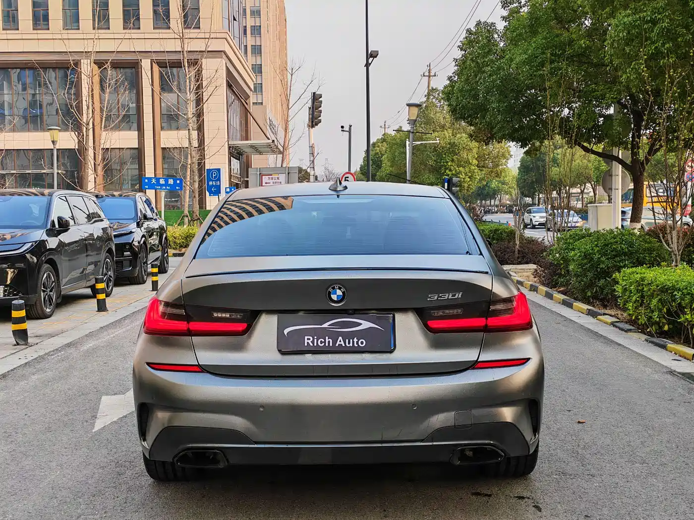 BMW 3 Series 2020 325Li M Sport Black Night Package фото 5