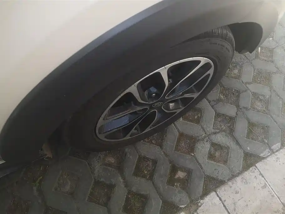 Kia Soul 2013 1.6L AT Premium фото 6