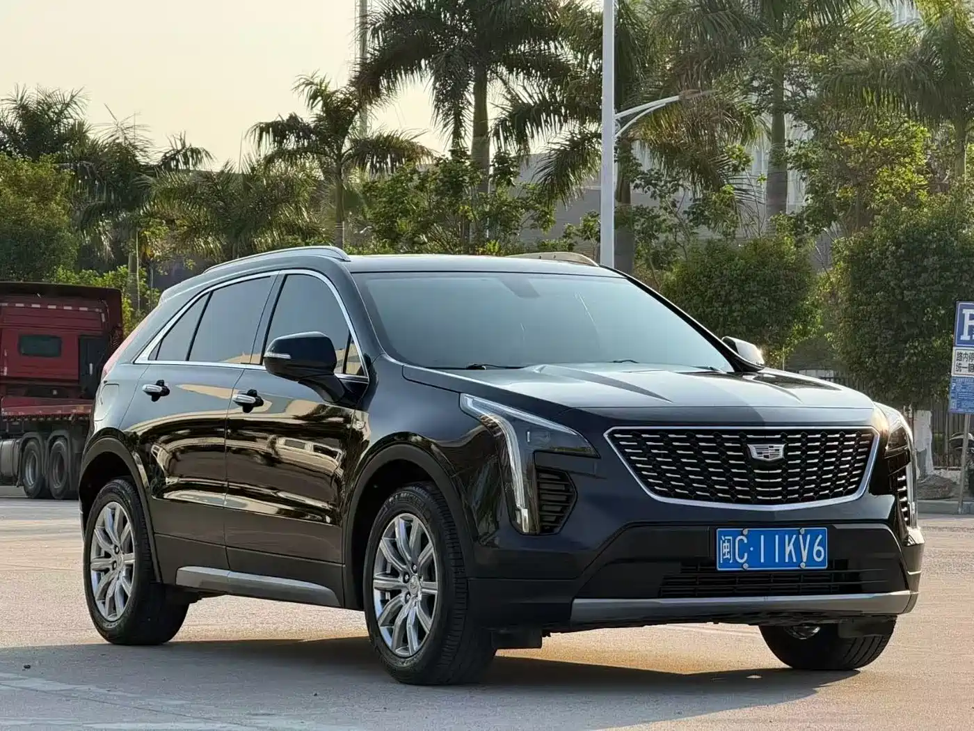 Cadillac XT4 2018 28T FWD Leading Edition фото 2