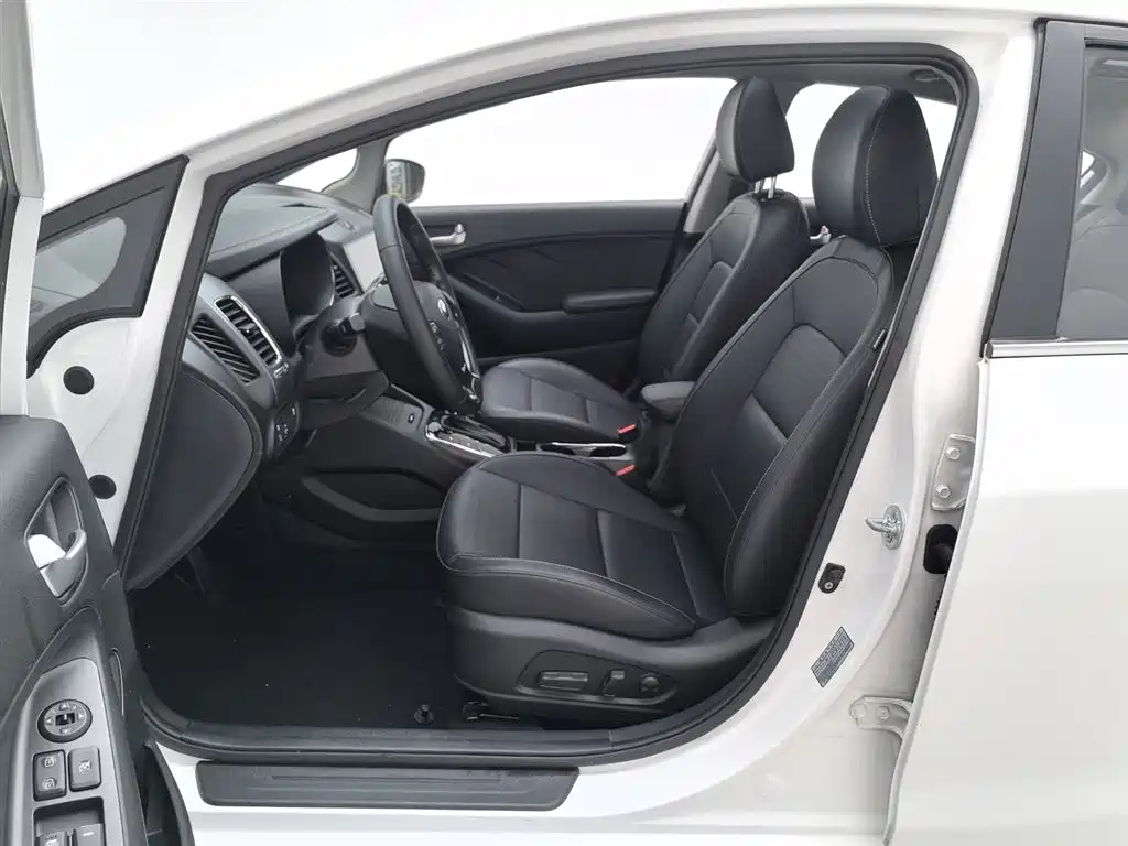 Kia K3 2017 1.6L Automatic 15th Anniversary Special GLS фото 10