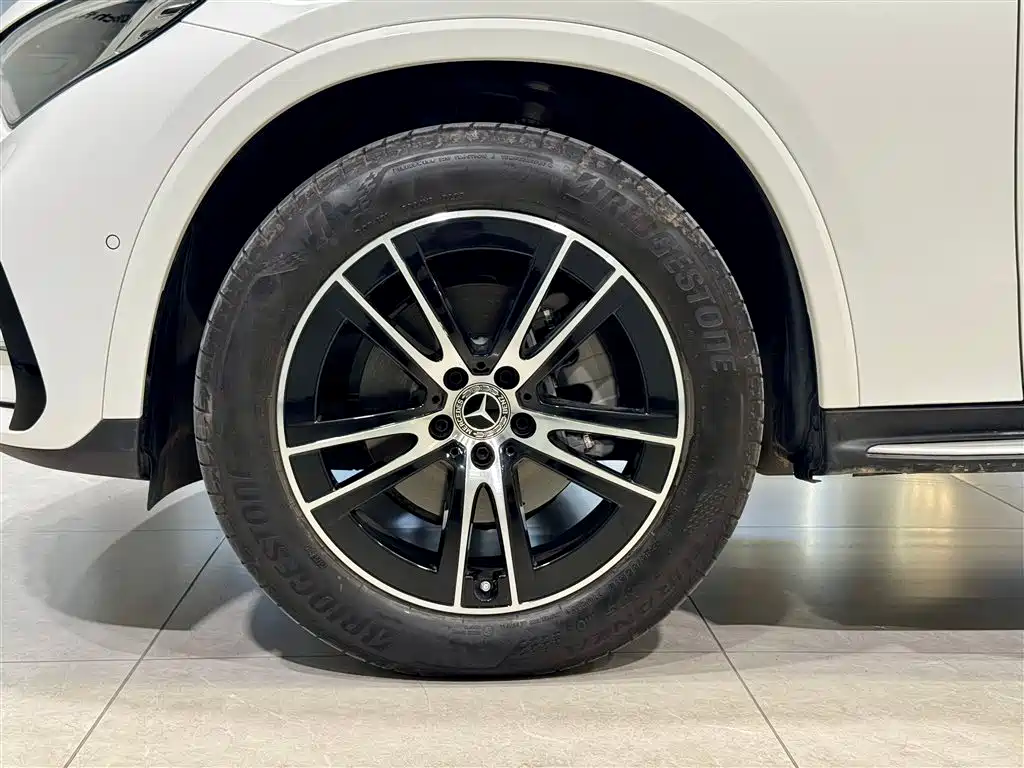 Mercedes-Benz GLC 2025 Model Year GLC 260 L 4MATIC Luxury фото 10