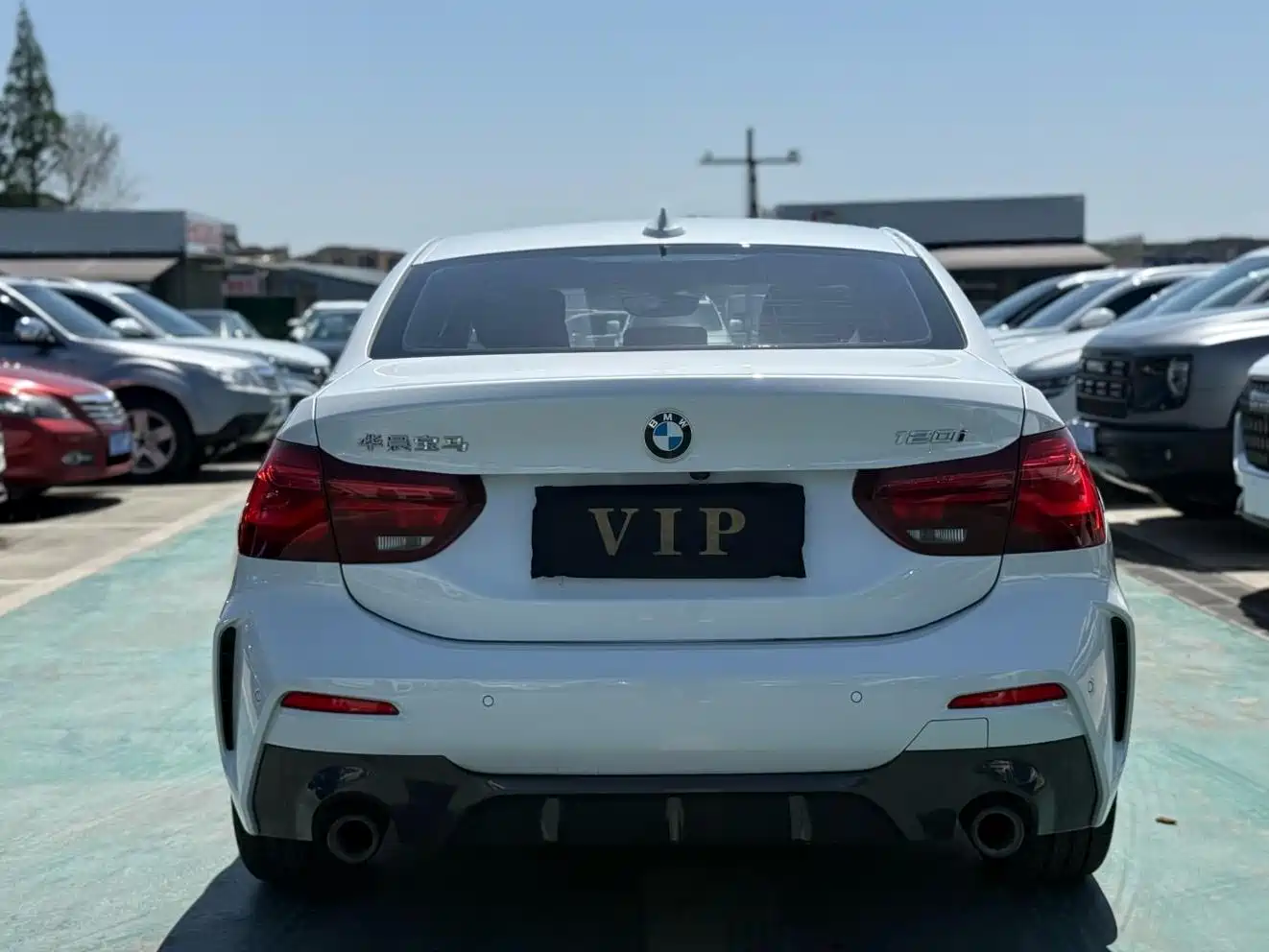 BMW 1 Series 2023 120i M Sport Radiance Edition фото 13
