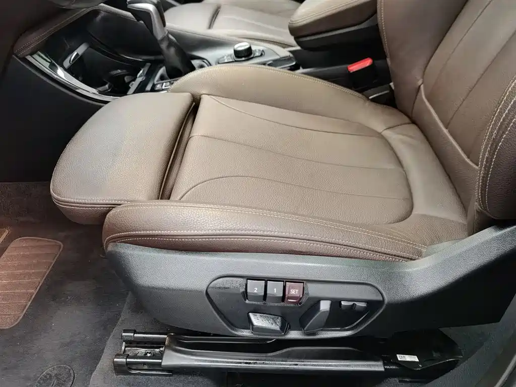 BMW X1 2019 sDrive18Li Premium Model фото 20