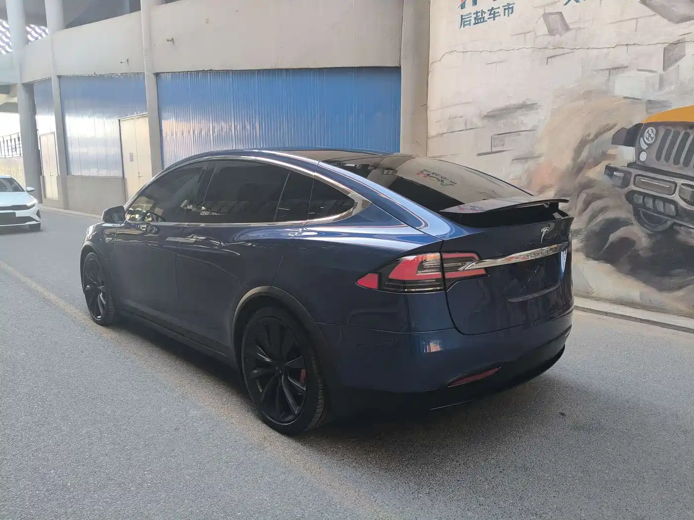 TESLA MODEL X