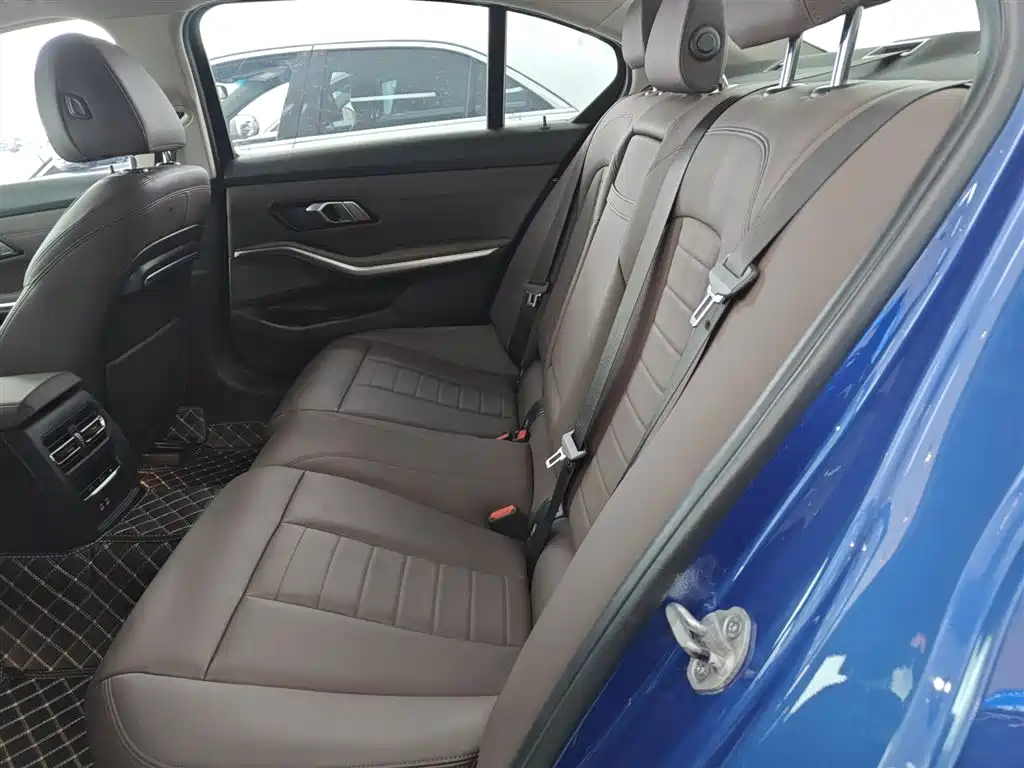 BMW 3 Series 2021 320Li M Sport Package фото 17