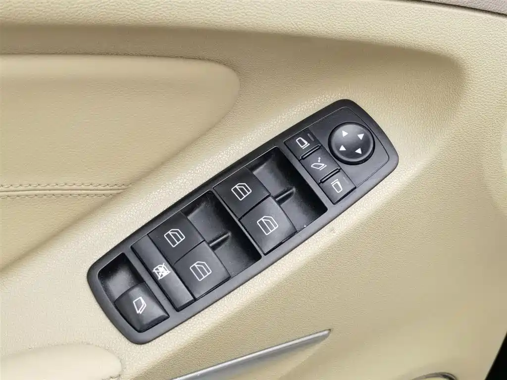 Mercedes-Benz GL-Class фото 9
