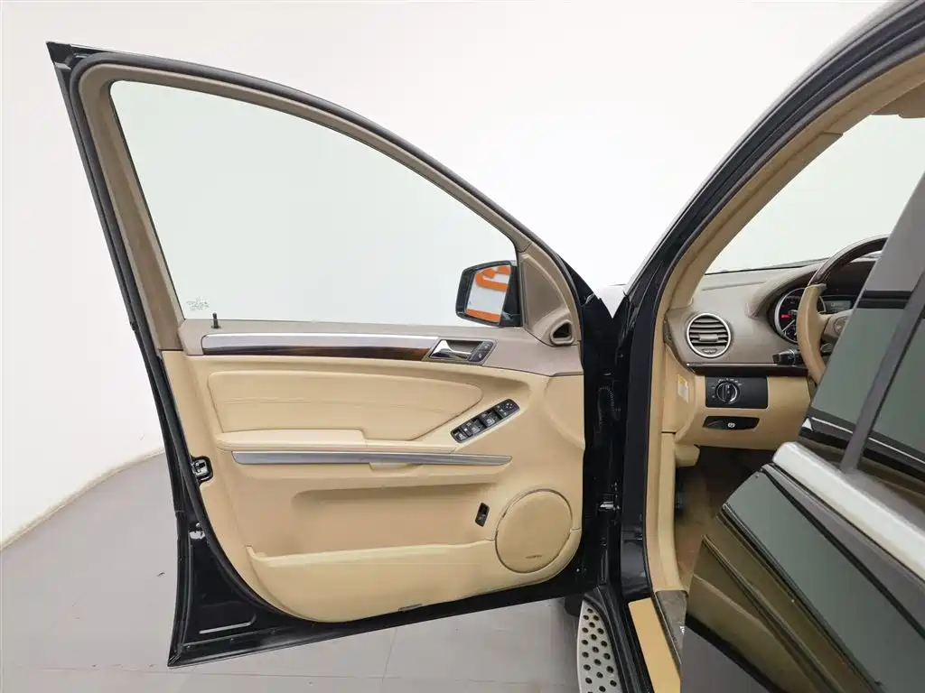 Mercedes-Benz GL-Class фото 8