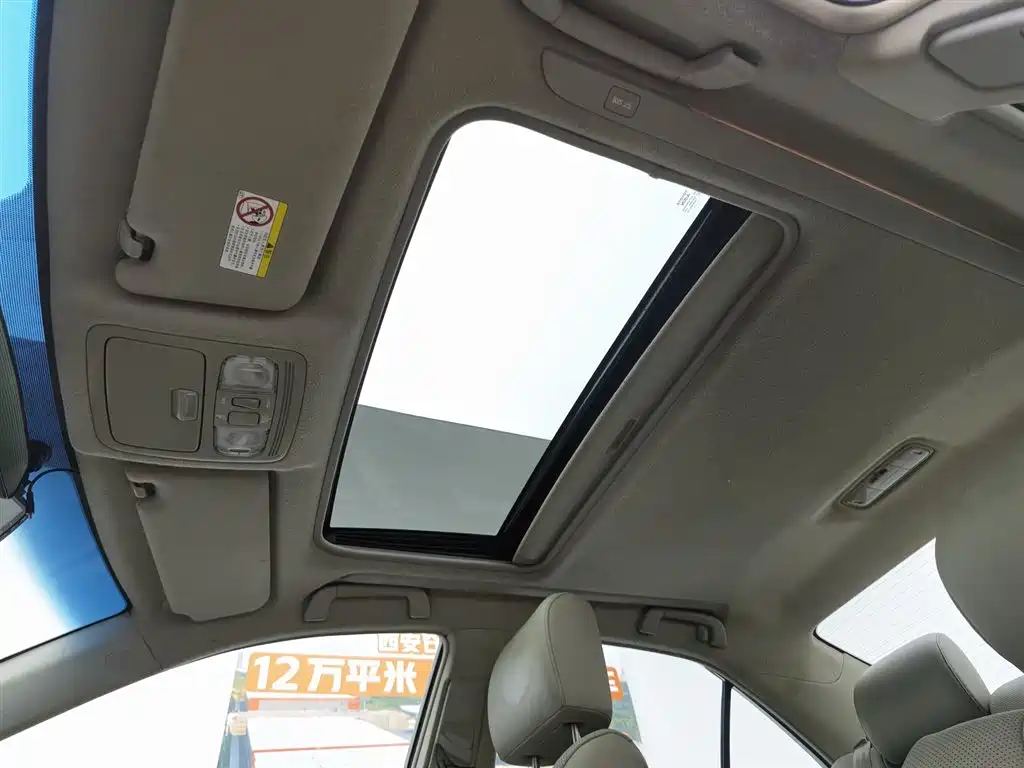 Toyota Camry 2011 240G Luxury Anniversary Edition фото 14
