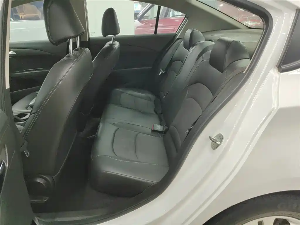 Chevrolet Cavalier 2019 320 Automatic Joy Edition фото 17