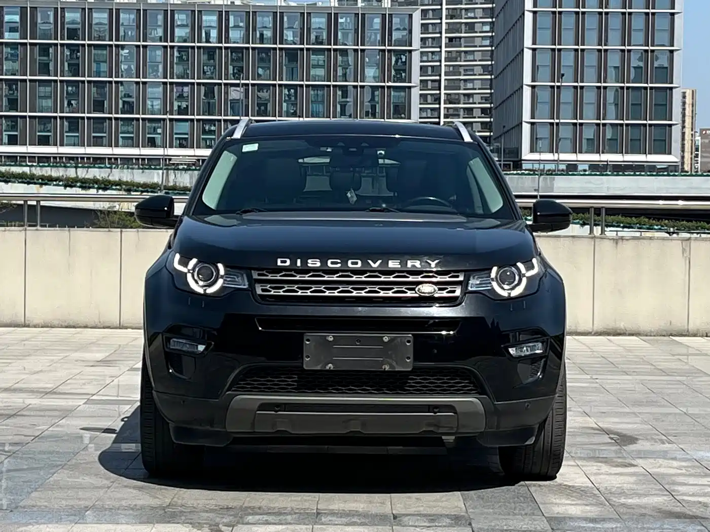 Land Rover Discovery Sport 2017 2.0T SE фото 2