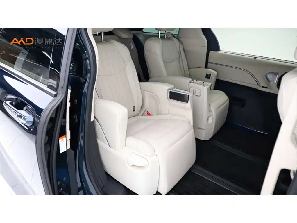Toyota Granvia 2024 2.5L Hybrid Flagship ULTRA фото 8