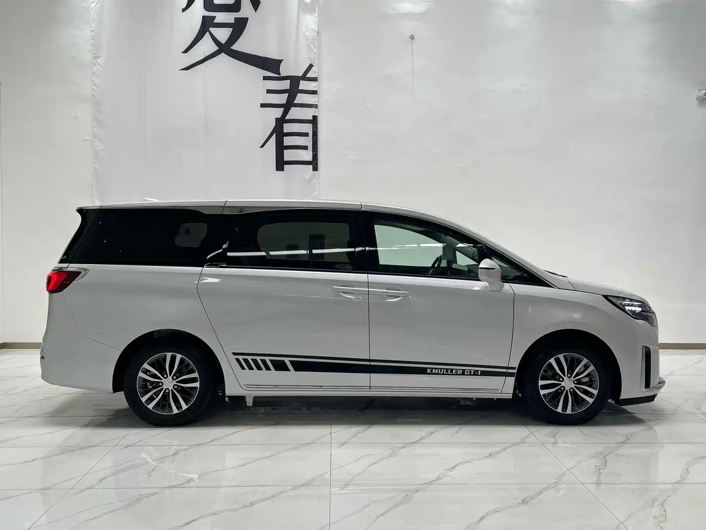 Buick GL8 2023 ES Landmaster Exclusive фото 2