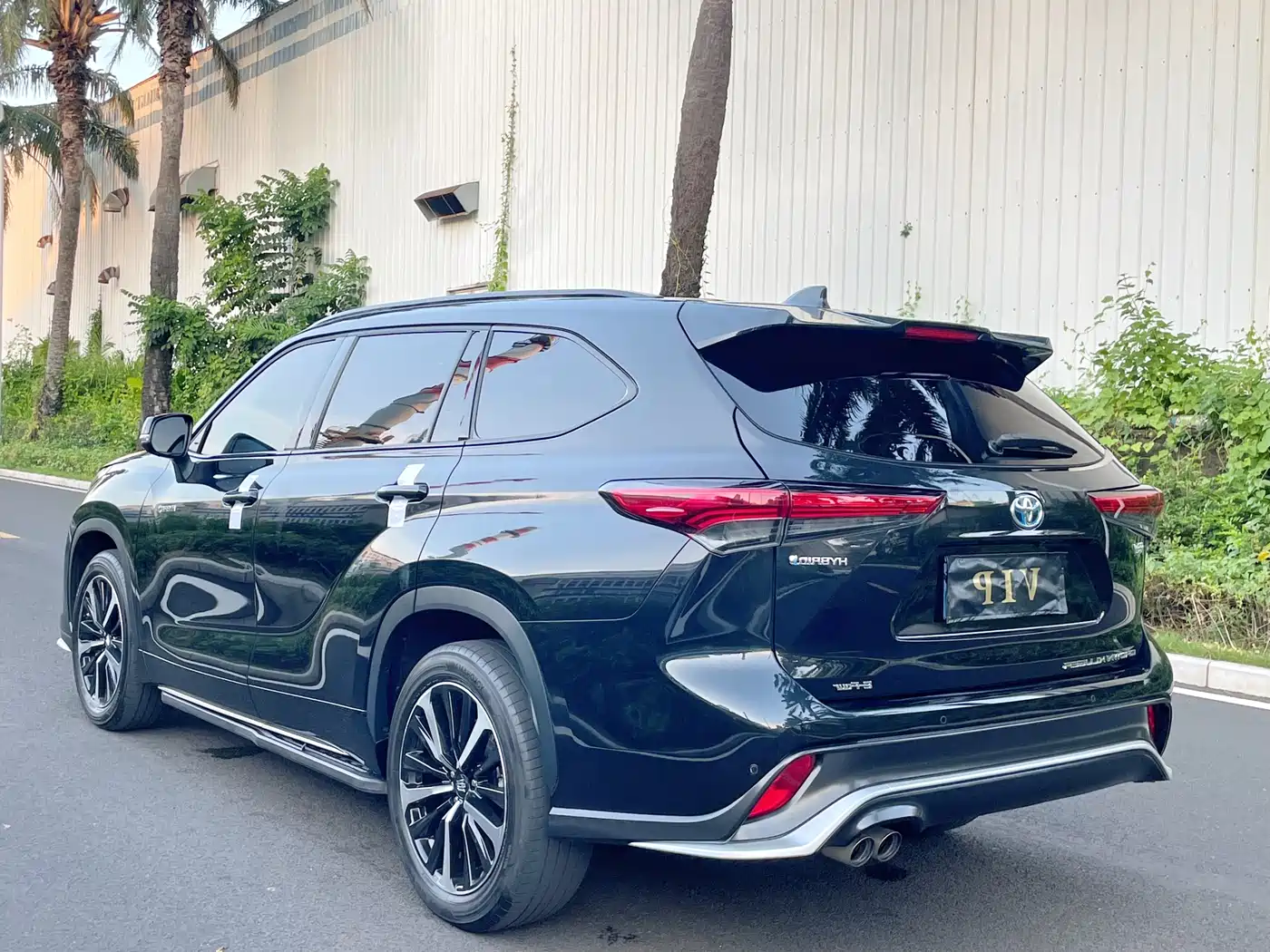 Toyota Crown Kluger 2023 2.5L HEV AWD Premium Edition фото 10