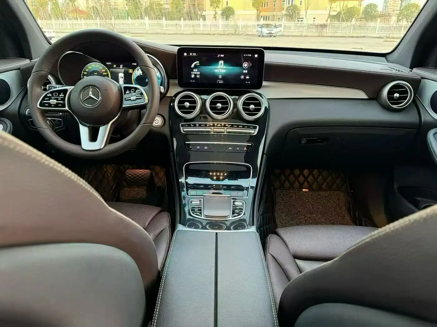 Mercedes-Benz GLC 2020 Facelift GLC 260 L 4MATIC Dynamic фото 7