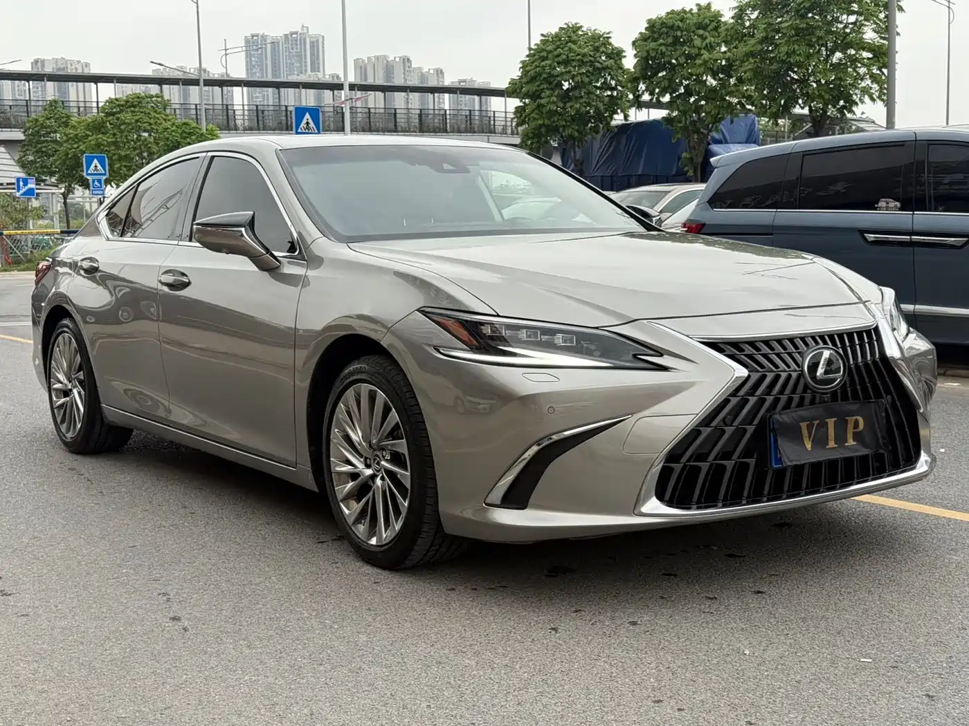 Lexus ES 2022 300h Executive Edition фото 3