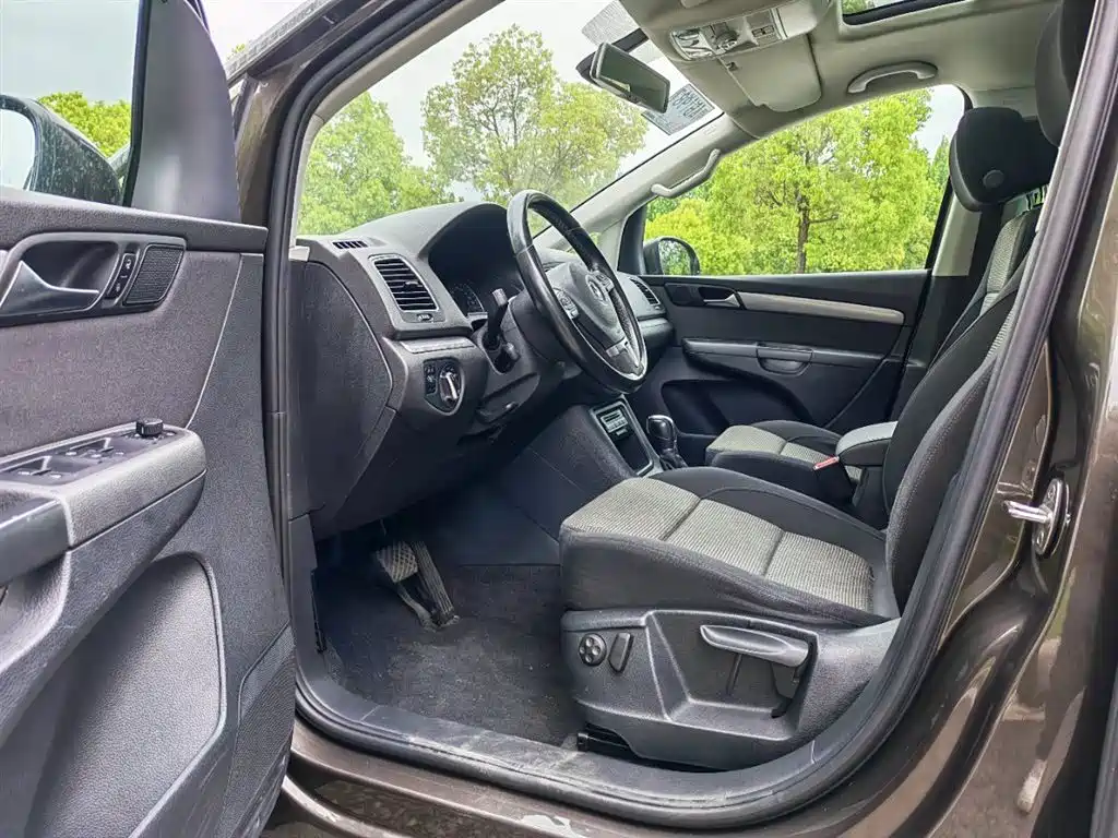 Volkswagen Sharan 2014 2.0TSI Standard фото 8