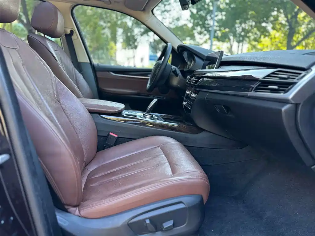 BMW X5 (Import) 2014 xDrive35i Leading фото 10