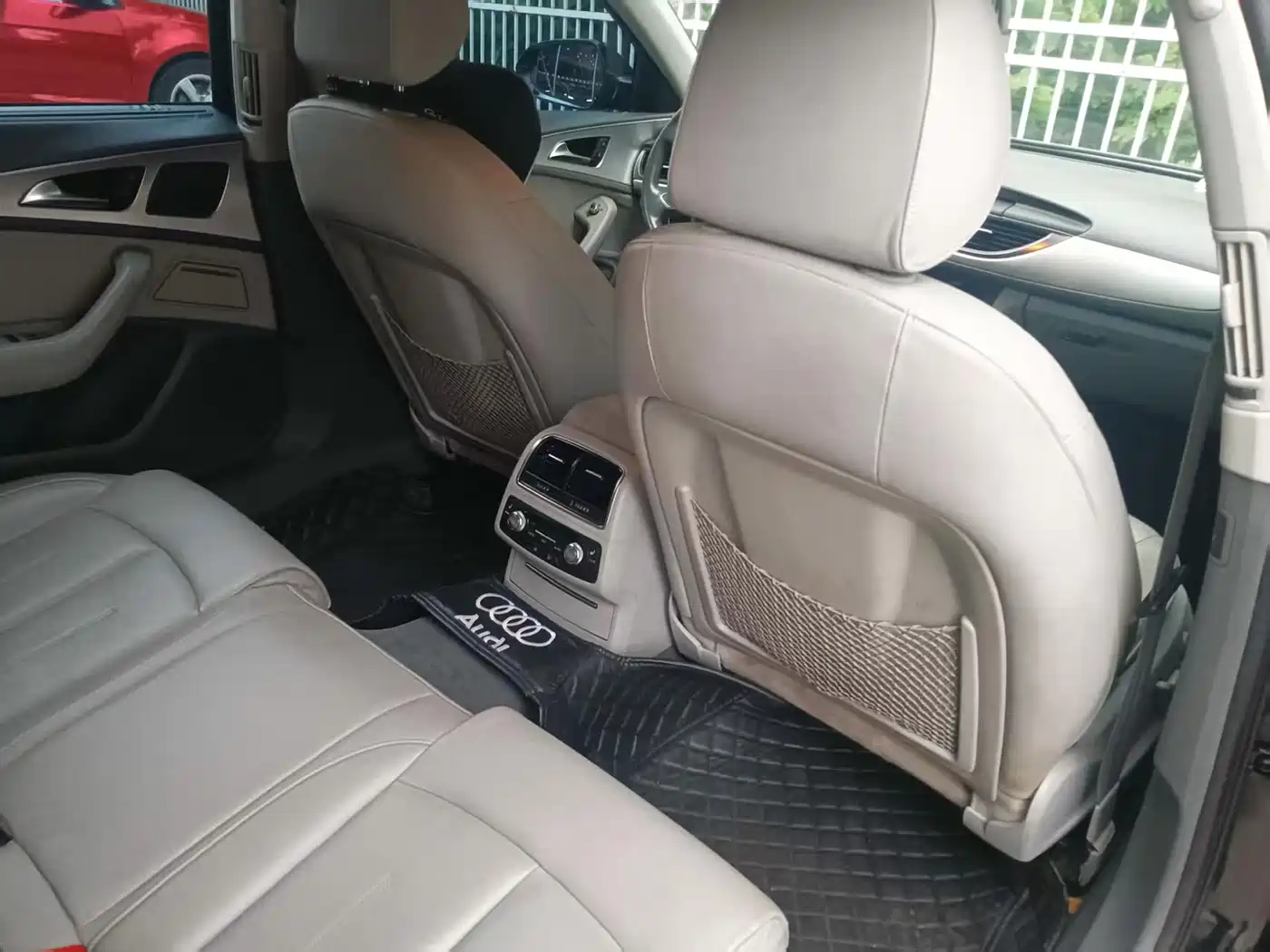 Фото 7 - Audi A6L