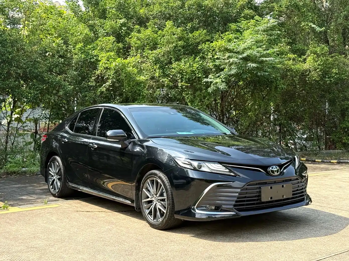 Toyota Camry 2023 2.0G Luxury Edition фото 3