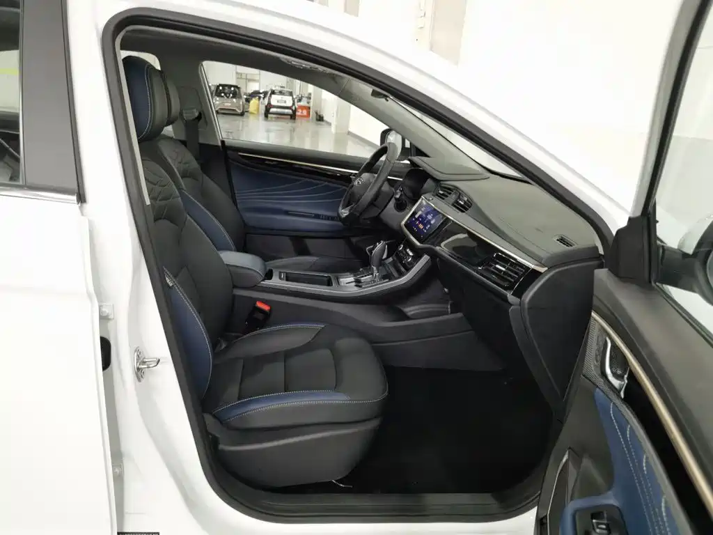 Geely Emgrand GL 2021 2021 UP 1.4T CVT Executive
