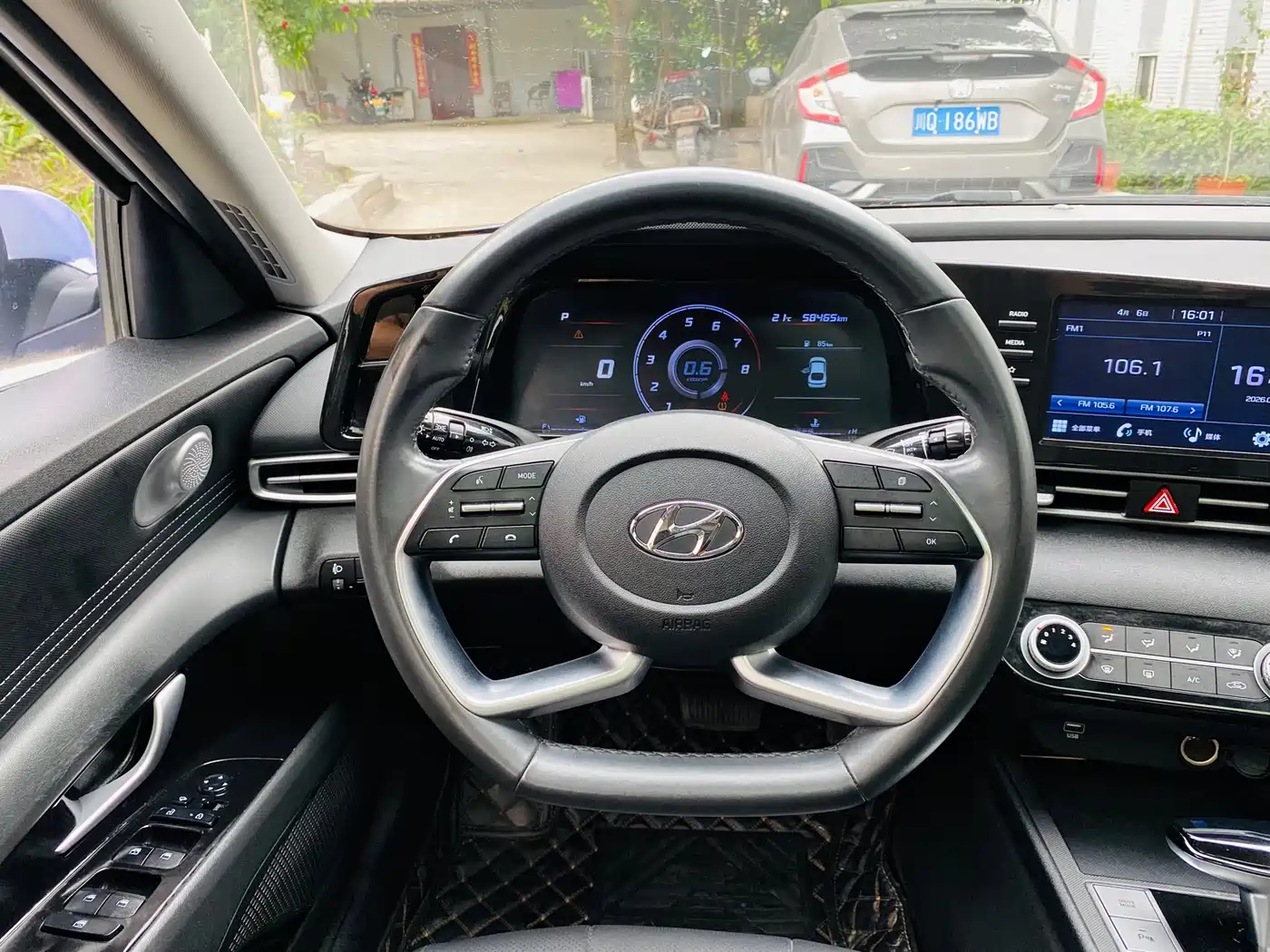 Hyundai Elantra 2022 1.5L CVT GLS Leading Edition фото 14