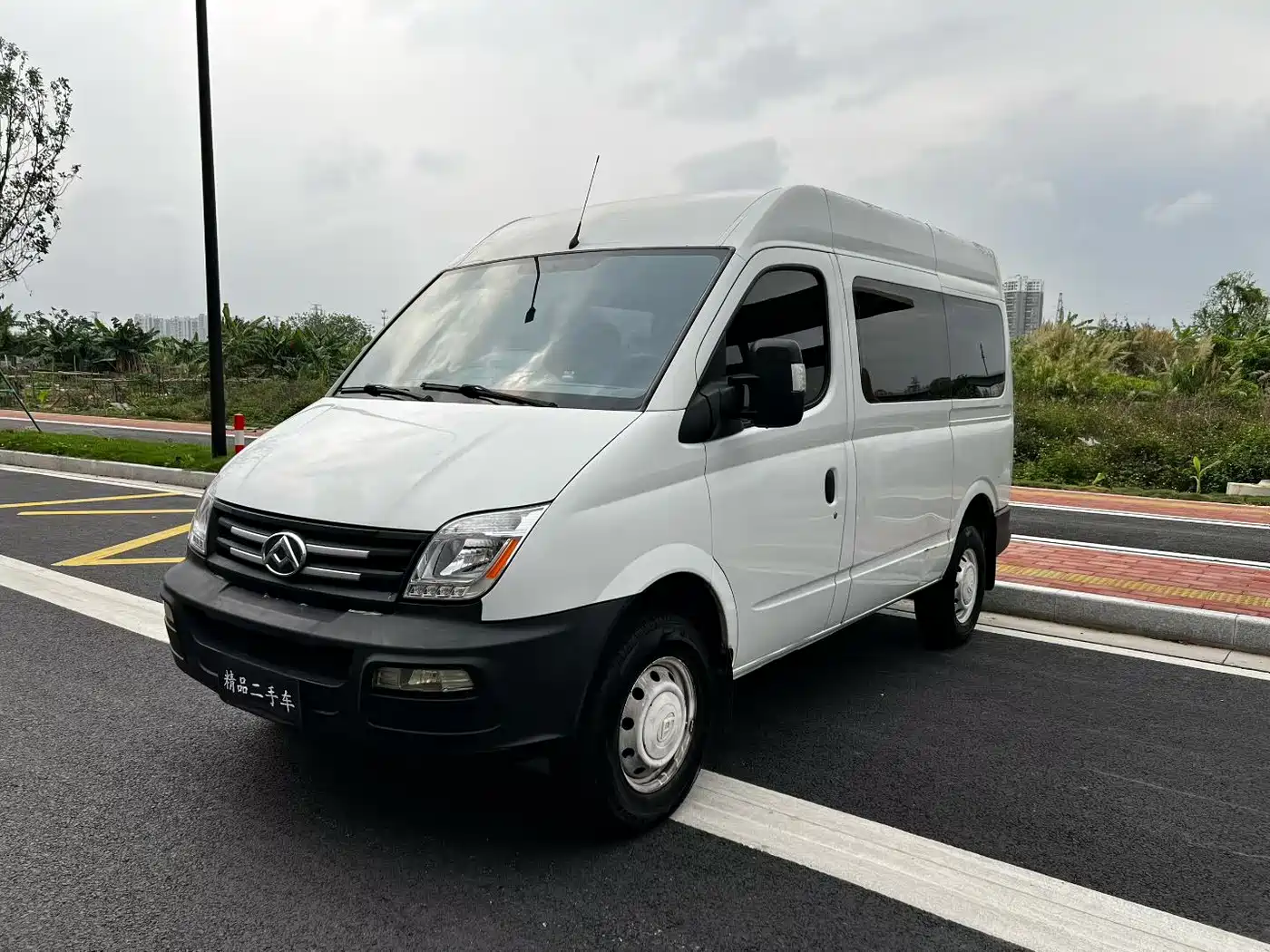 SAIC Maxus Xintu V80 2021 2.0T PLUS Manual Aoyun Short Wheelbase Medium Roof 5/6 Seater
