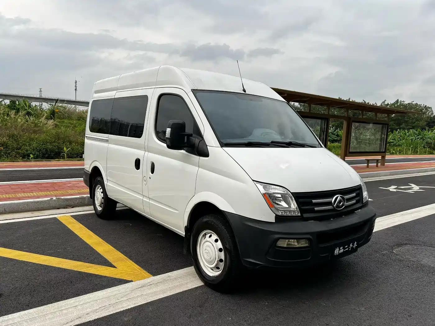 SAIC Maxus Xintu V80 2021 2.0T PLUS Manual Aoyun Short Wheelbase Medium Roof 5/6 Seater фото 3