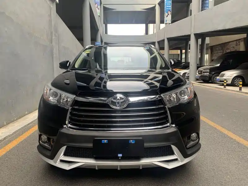 TOYOTA HIGHLANDER