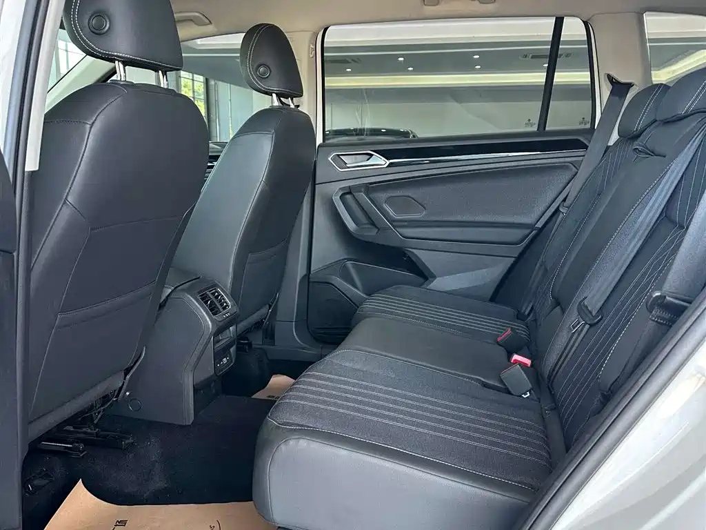 Volkswagen Tiguan L 2022 330TSI Automatic 2WD Comfort Edition фото 11