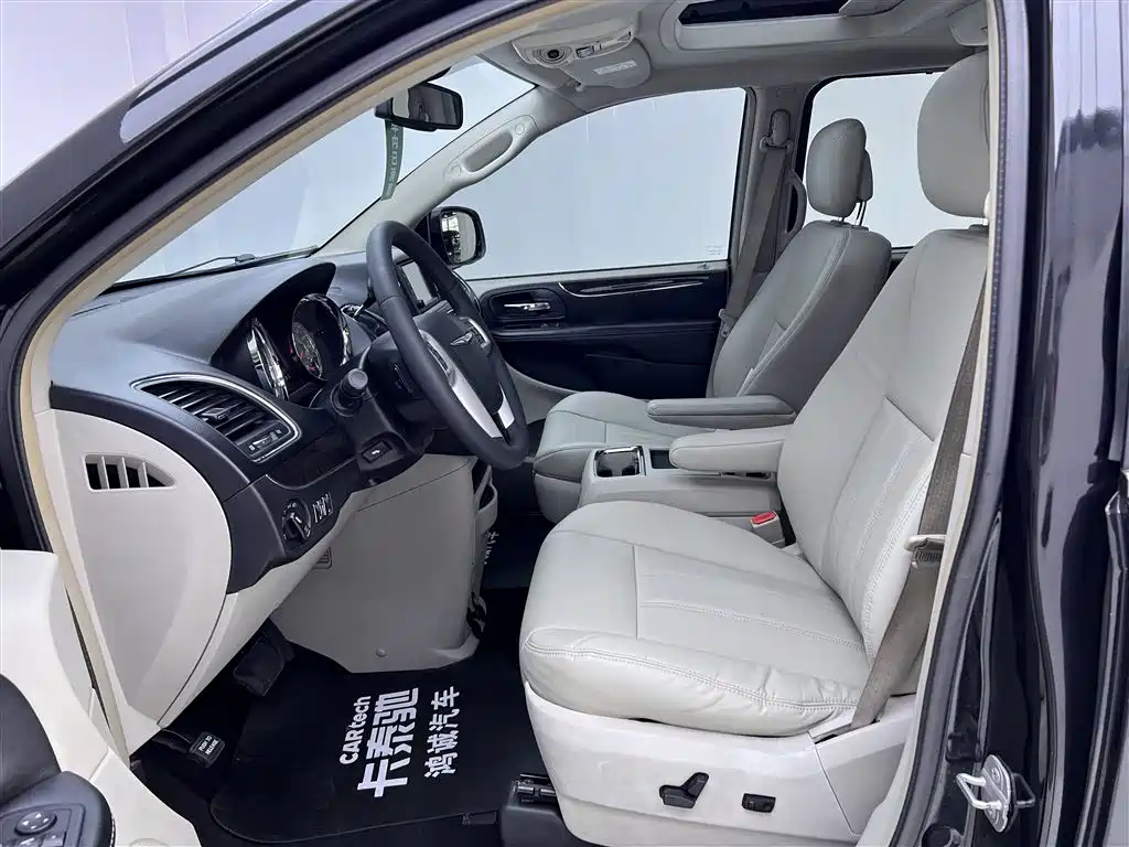 Chrysler Grand Voyager (Import) 2015 2014 3.6L Comfort Edition