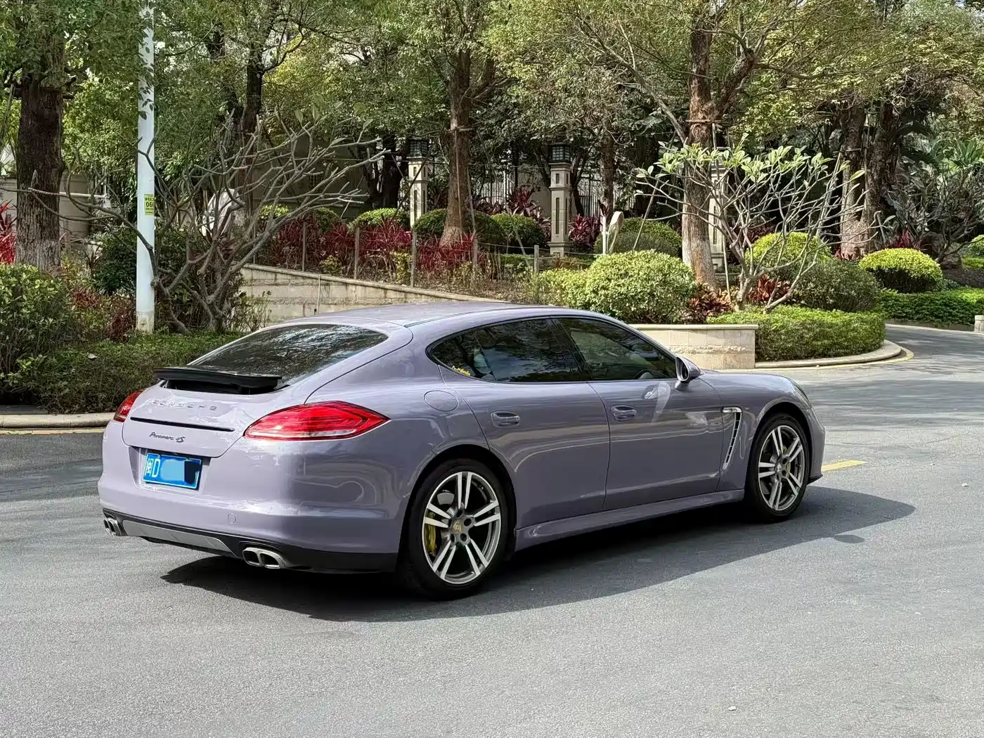 Porsche Panamera 2010 Panamera 4 3.6L фото 9