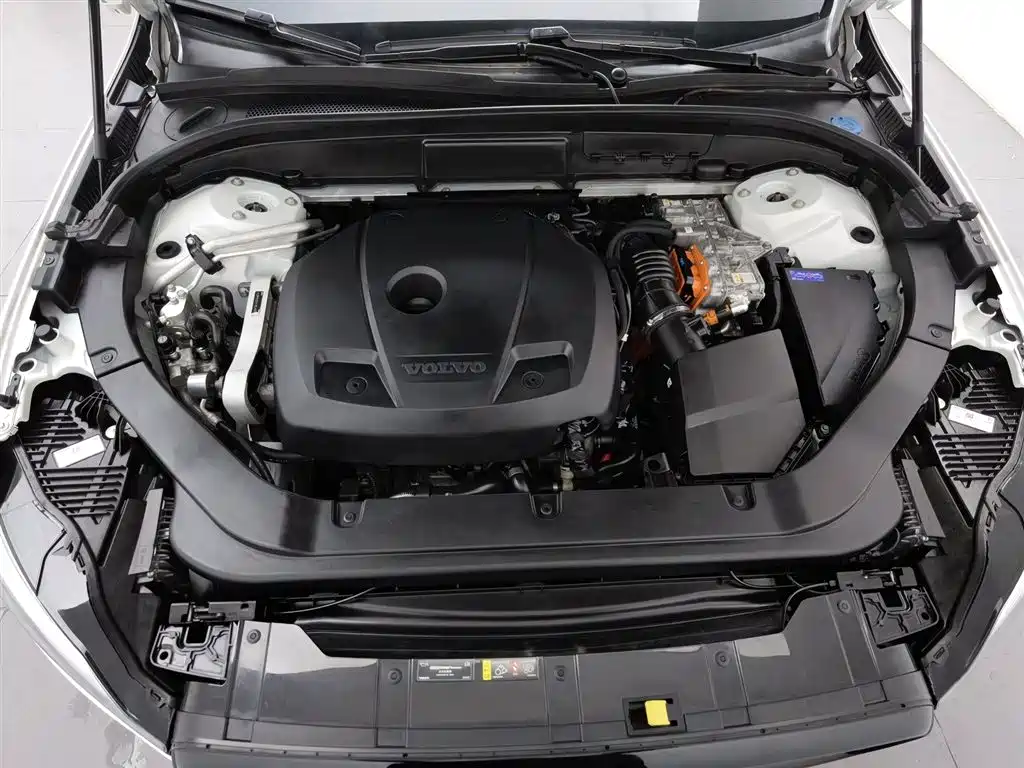 VOLVO XC60 PLUG IN HYBRID