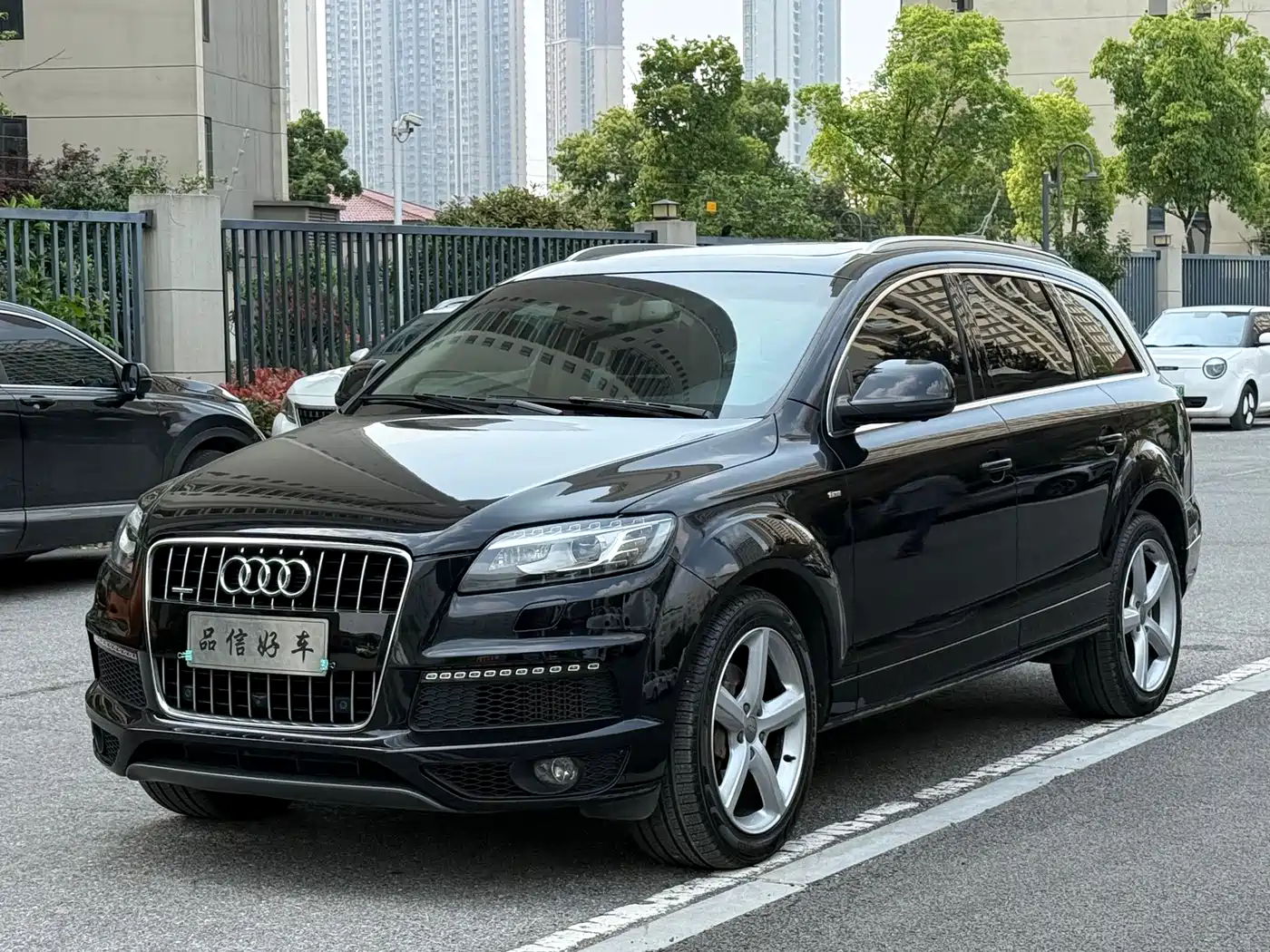 Photo 1 - Audi Q7