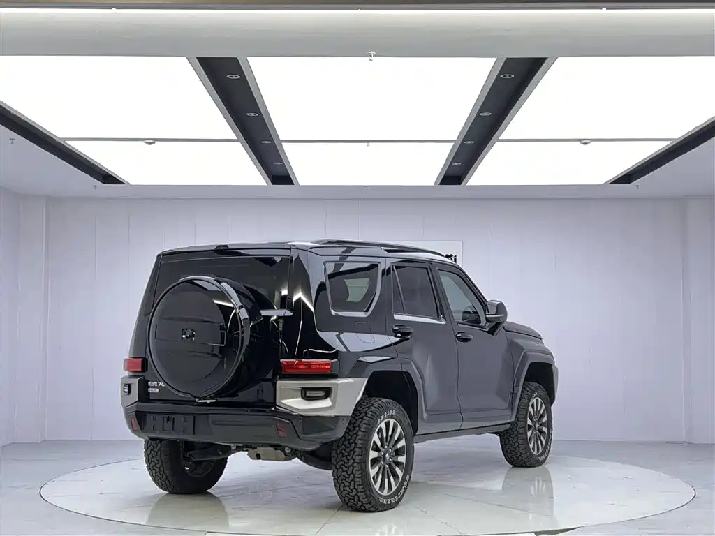 TANK TANK 700 NEW ENERGY