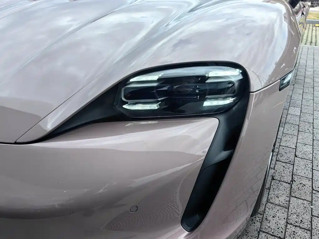 Porsche Taycan 2021 2020 Taycan