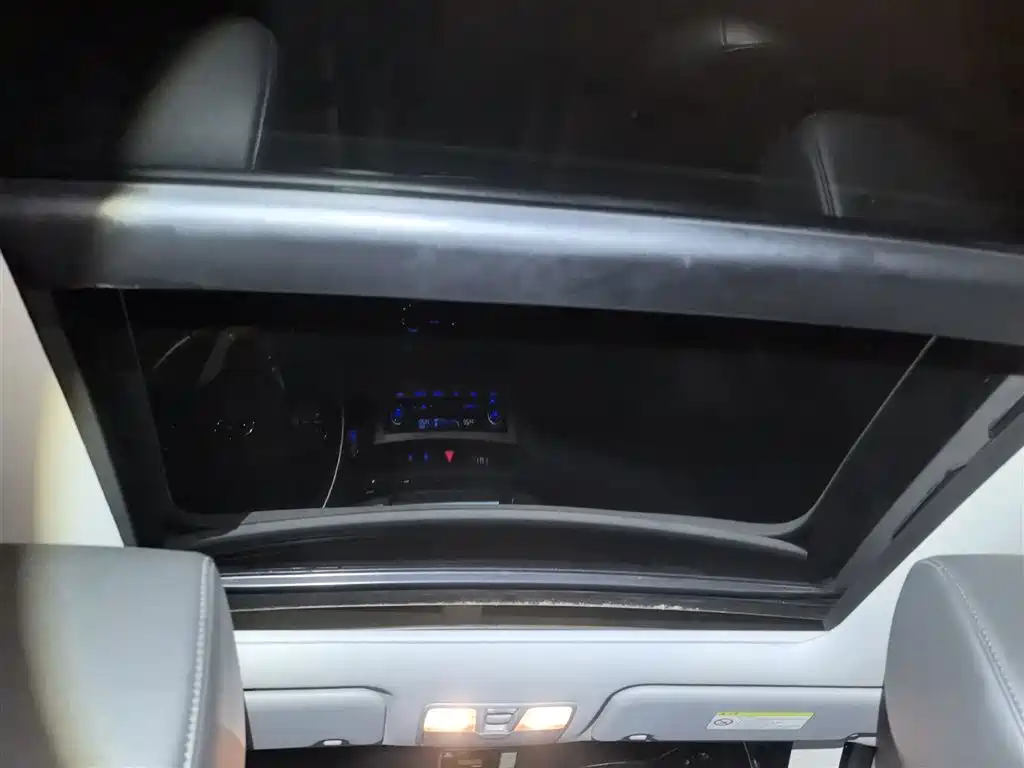Hyundai Mistra 2014 1.8L Auto Premium DLX фото 9