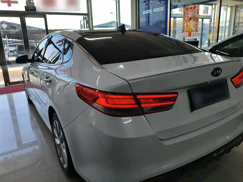 KIA K5