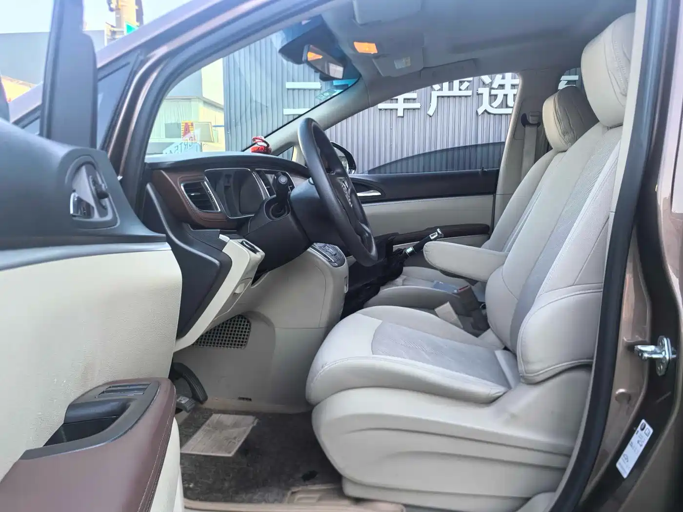 Buick GL8 2017 25S Luxury China V фото 9