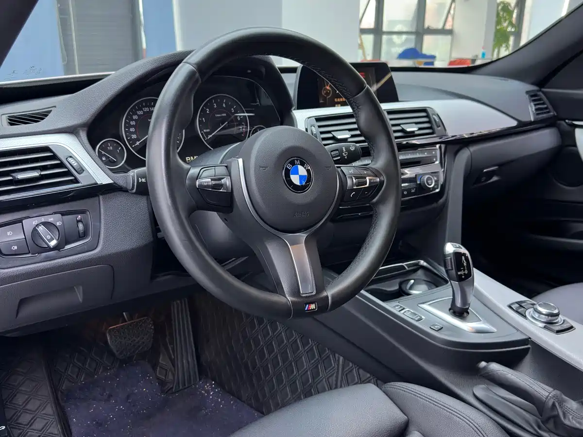 BMW 3 Series GT 2017 320i M Sport фото 6
