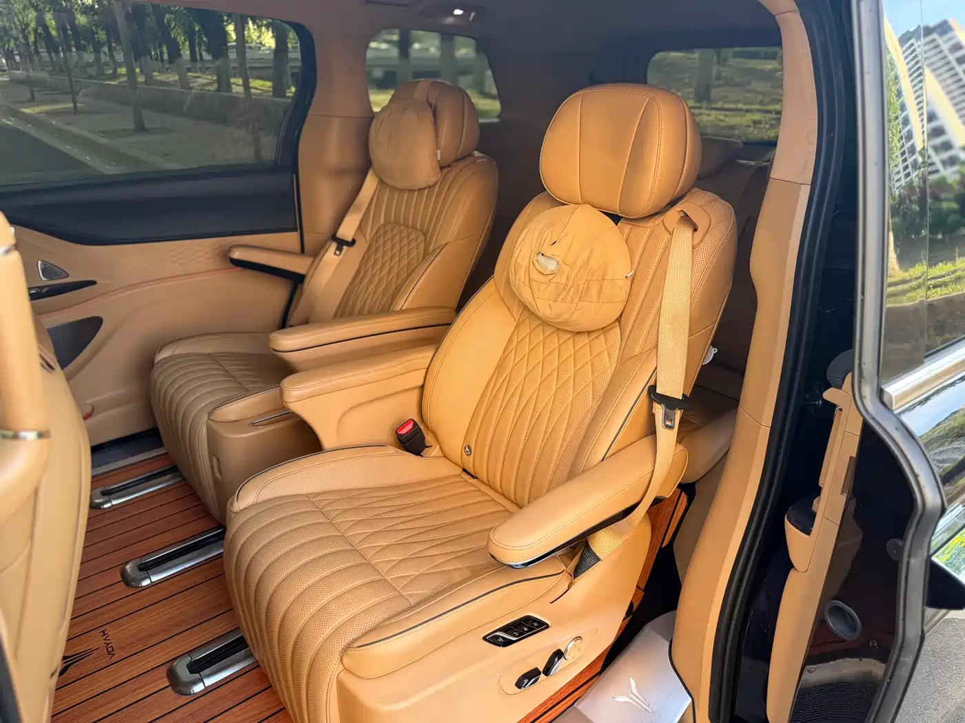 Voyah Auto Voyah Dreamer 2024 PHEV Extended Range Flagship Edition фото 6