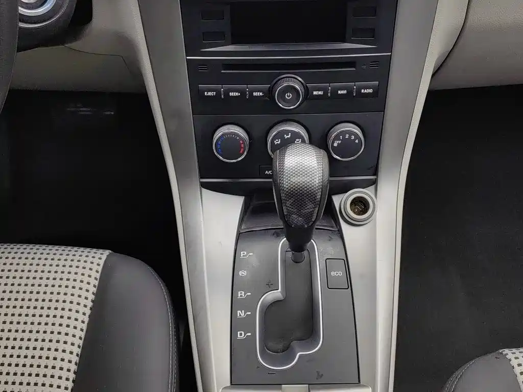 Chevrolet Captiva 2012 2012 Model 2.4L 2WD Urban Edition 5-Seater